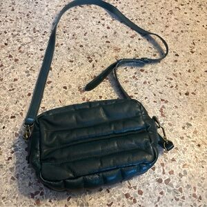 NWT Madewell The Transport Camera Bag: Puff Edition in the color Dark Palm
